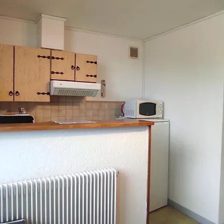 شقة Paisible Au Dernier Etage Pour 4 Pers Avec Vue A Super Besse - Fr-1-814-159 *