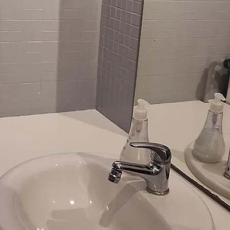 Paisible Au Dernier Etage Pour 4 Pers Avec Vue A Super Besse - Fr-1-814-159 شقة