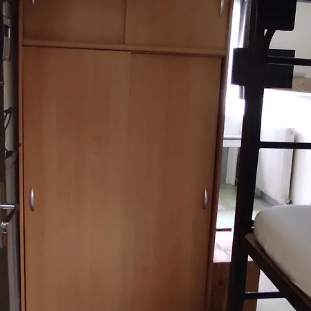 Paisible Au Dernier Etage Pour 4 Pers Avec Vue A Super Besse - Fr-1-814-159 شقة *