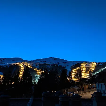 Paisible Au Dernier Etage Pour 4 Pers Avec Vue A Super Besse - Fr-1-814-159 * Vassiviere (Puy de Dome)