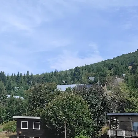 Paisible Au Dernier Etage Pour 4 Pers Avec Vue A Super Besse - Fr-1-814-159 شقة *