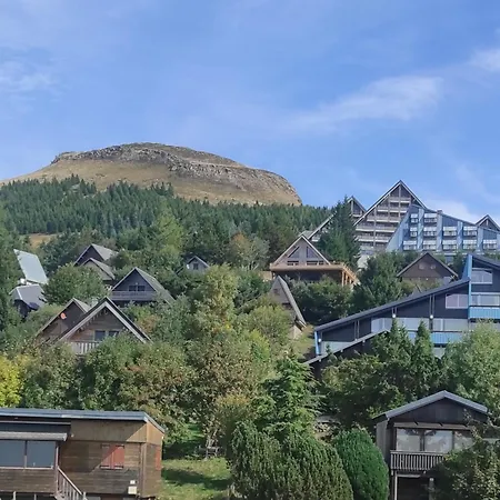Paisible Au Dernier Etage Pour 4 Pers Avec Vue A Super Besse - Fr-1-814-159 * Vassiviere (Puy de Dome)